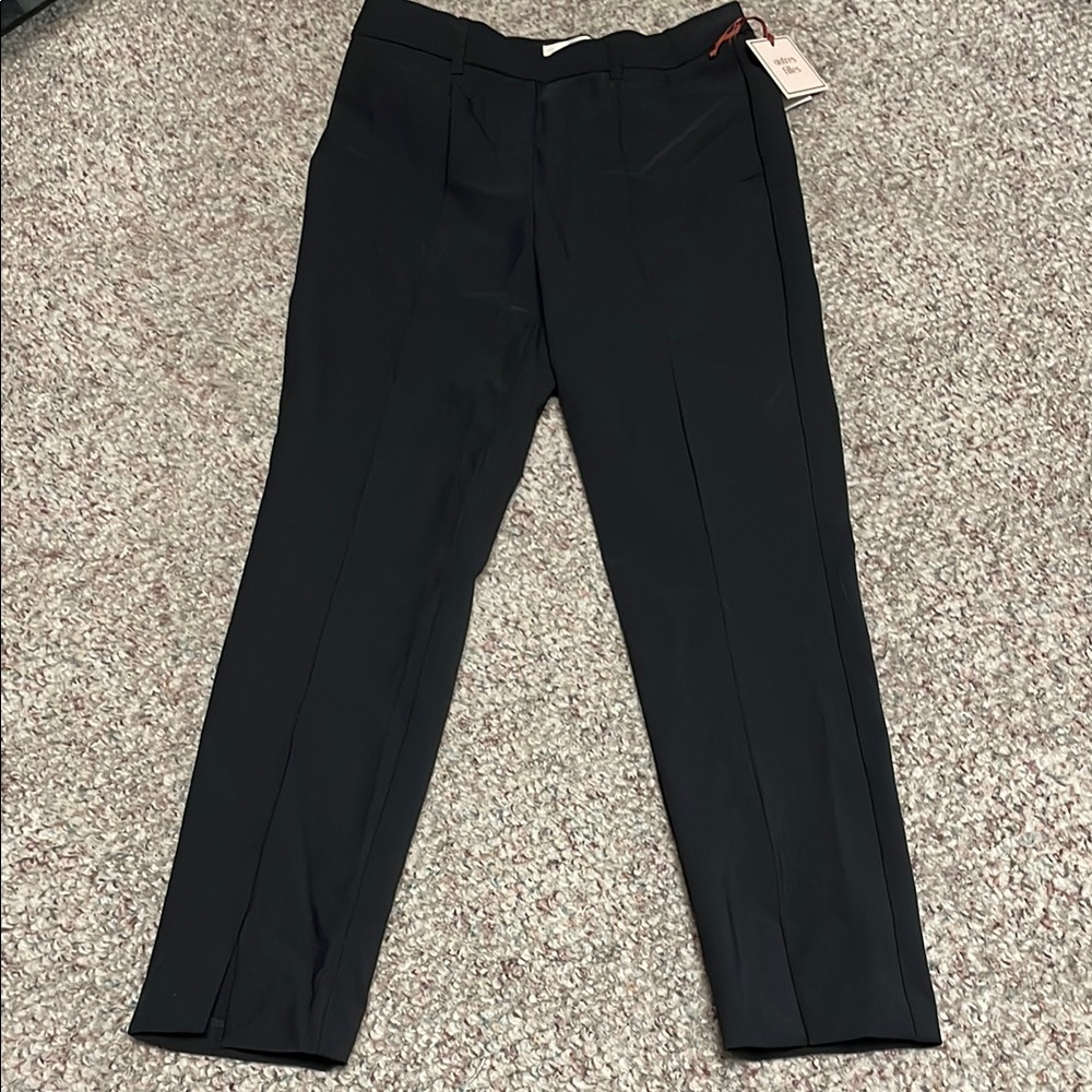 Autres filles Classic slit front stretchy
Black Trousers